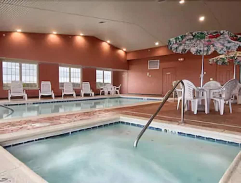 Ramada By Wyndham Sparta/At Speedway Udogodnienia zdjęcie
