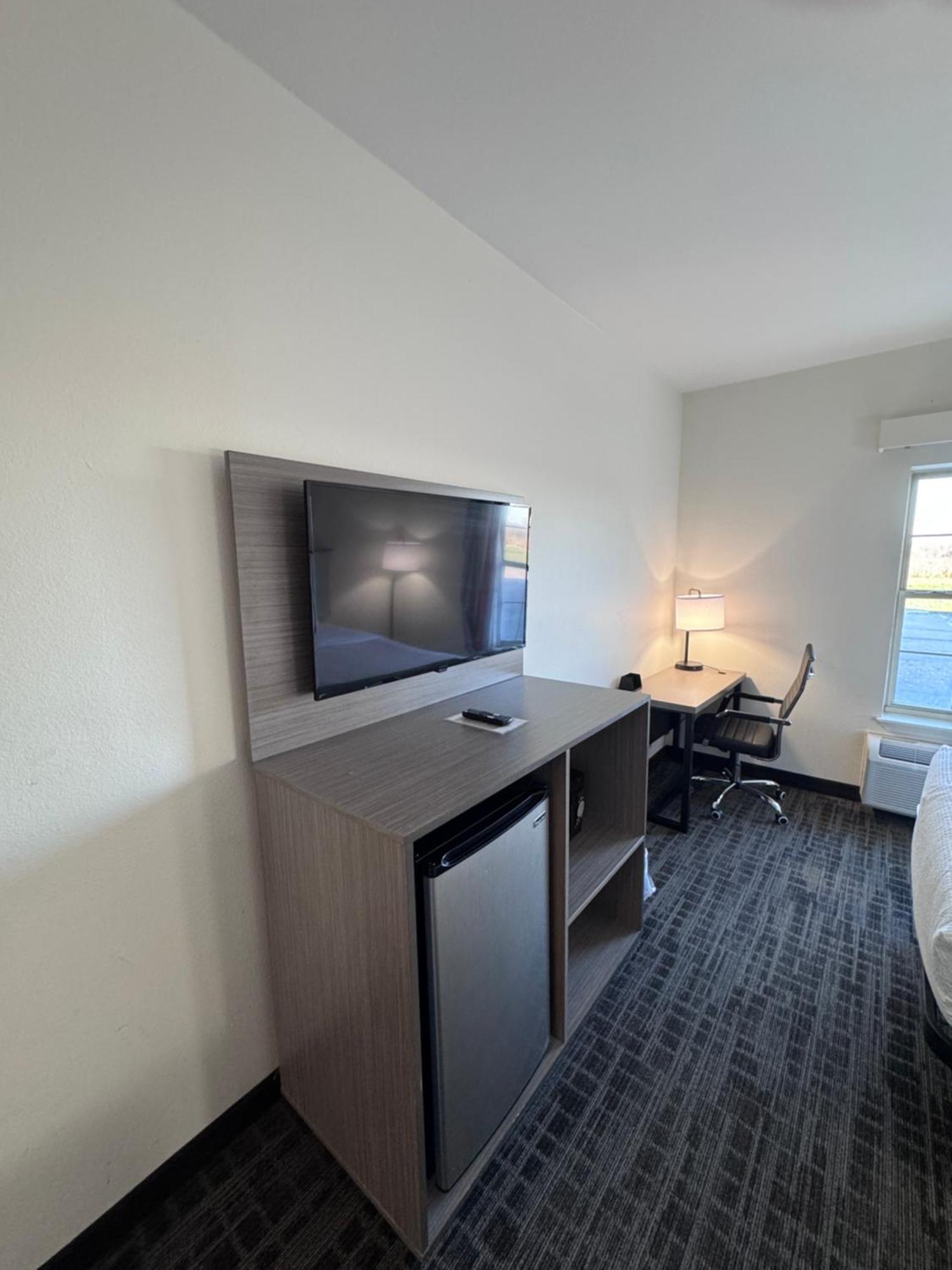 Ramada By Wyndham Sparta/At Speedway Zewnętrze zdjęcie