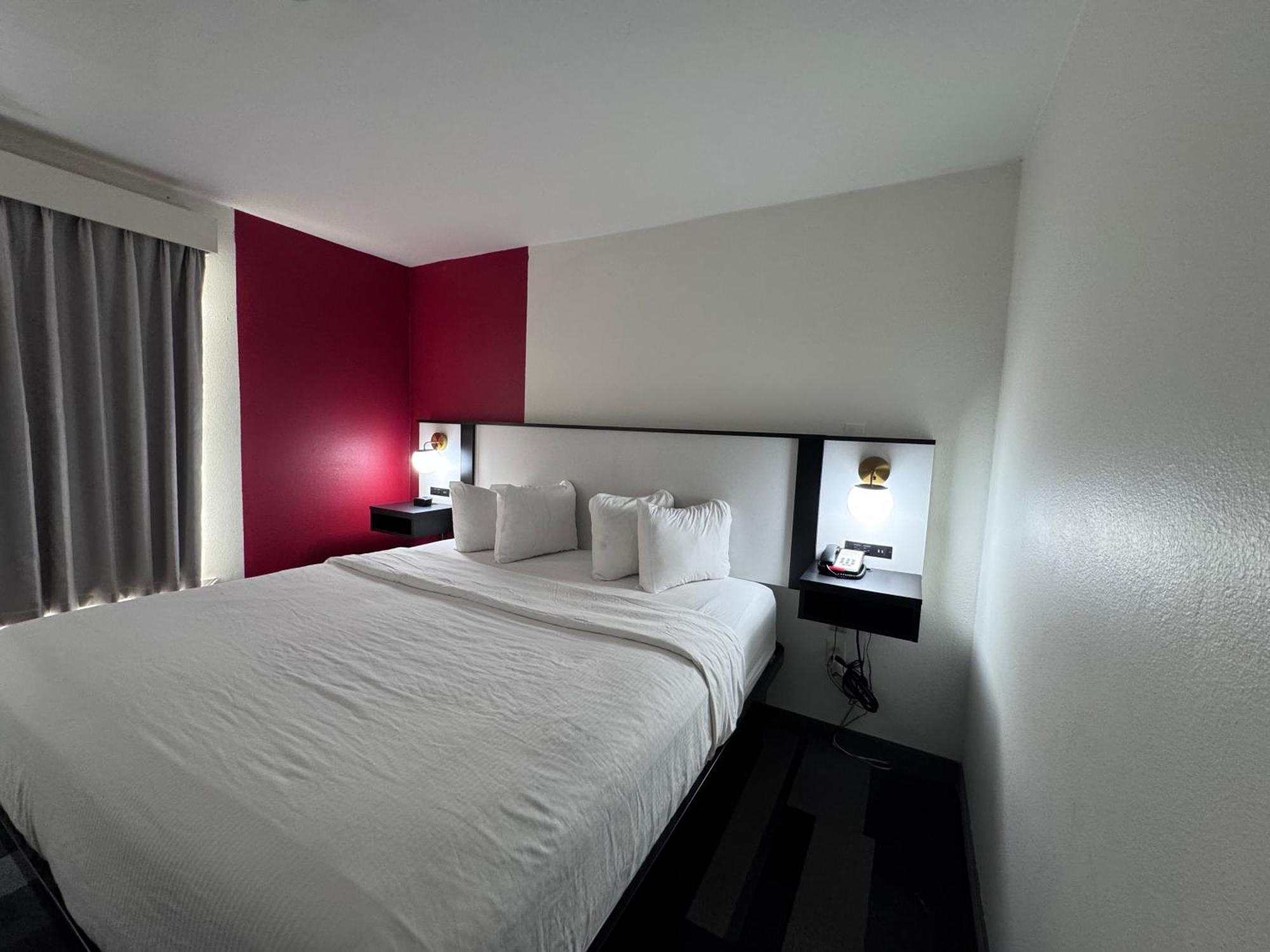 Ramada By Wyndham Sparta/At Speedway Zewnętrze zdjęcie